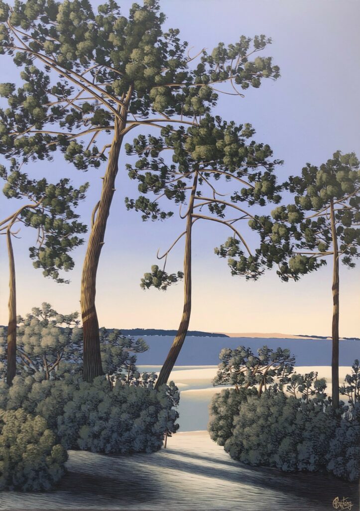 Ce tableau représente des pins dans les tons bleus, sur une plage, face à une dune en second plan. Peinture d'Olivier Roustaing