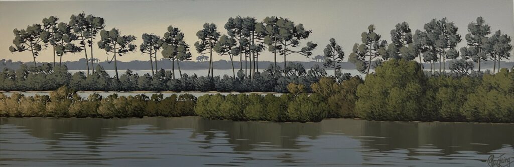 Ce tableau représente une ligne d'horizon épurée, en bordure d'eau dans laquelle se reflète les arbres. Peinture d'Olivier Roustaing
