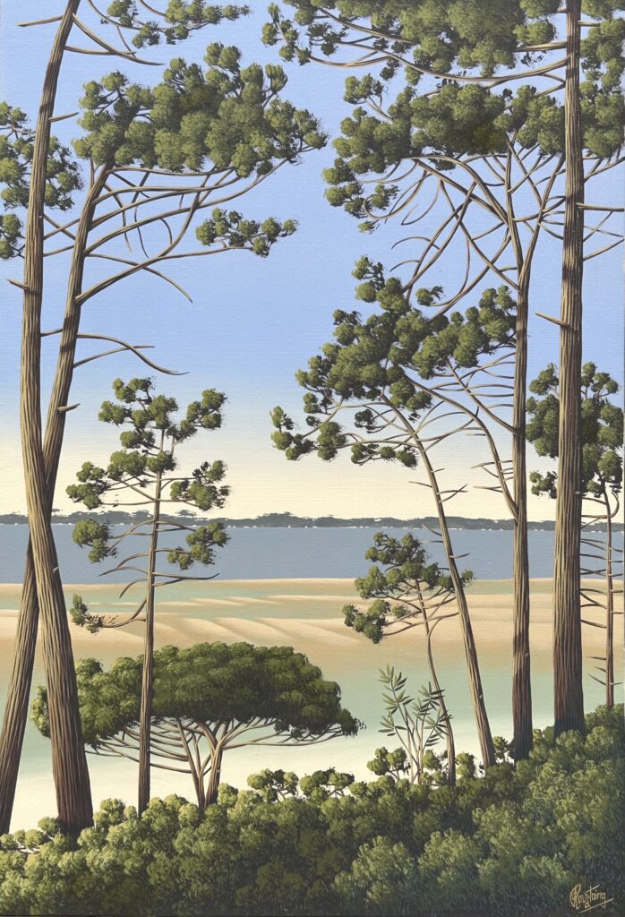 Ce tableau représente en premier plan une forêt de pins dans les tons vert, face à de magnifiques bancs de sables bleu turquoise. Peinture d'Olivier Roustaing